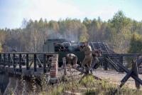 Кадр из фильма Есть только МиГ