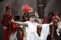Кадр из фильма TheatreHD: Оперный фестиваль Россини. Турок в Италии