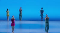 Кадр из фильма TheatreHD: Саша Вальц. In C