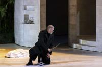 Кадр из фильма TheatreHD: Зальцбург. Симон Бокканегра
