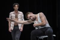 Кадр из фильма TheatreHD: Ноймайер. Призрачный свет
