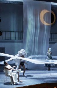 Кадр из фильма TheatreHD: Оперный фестиваль Россини. Турок в Италии