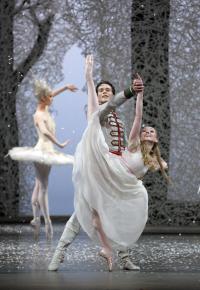 Кадр из фильма TheatreHD: Дрезден. Щелкунчик