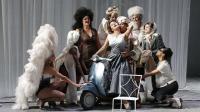 Кадр из фильма TheatreHD: Оперный фестиваль Россини. Турок в Италии