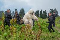 Кадр из фильма сНежный человек
