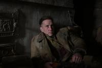 Кадр из фильма Спасти бессмертного