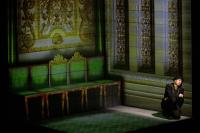 Кадр из фильма TheatreHD: Гамлет | Коллаж