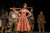 Кадр из фильма TheatreHD: Сирано де Бержерак